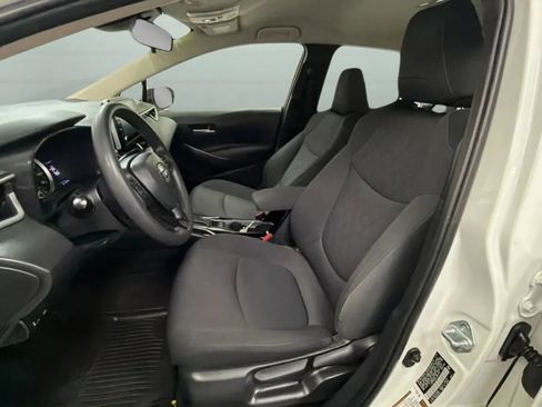 Used 2020 Toyota Corolla LE FWD image 19