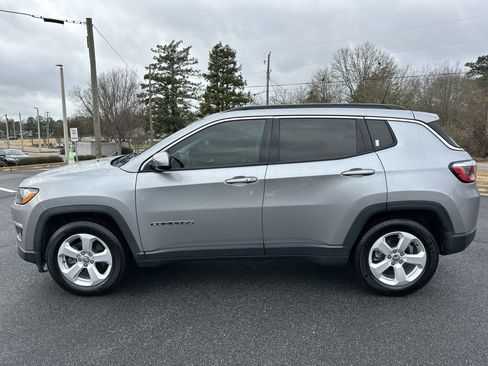 Used 2019 Jeep Compass Latitude w/ Popular Equipment Group image 9