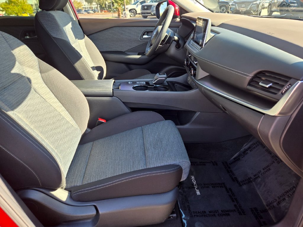 Certified 2023 Nissan Rogue SV FWD image 22