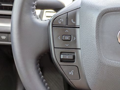 Used 2026 Toyota Prius LE FWD image 22