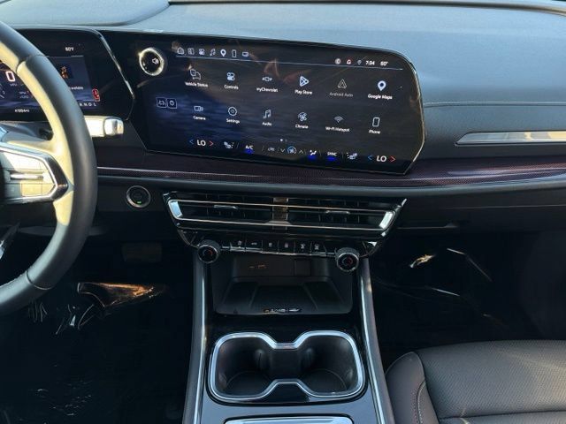 Certified 2025 Chevrolet Traverse Z71 w/ Driver Confidence Package AWD/4WD image 2