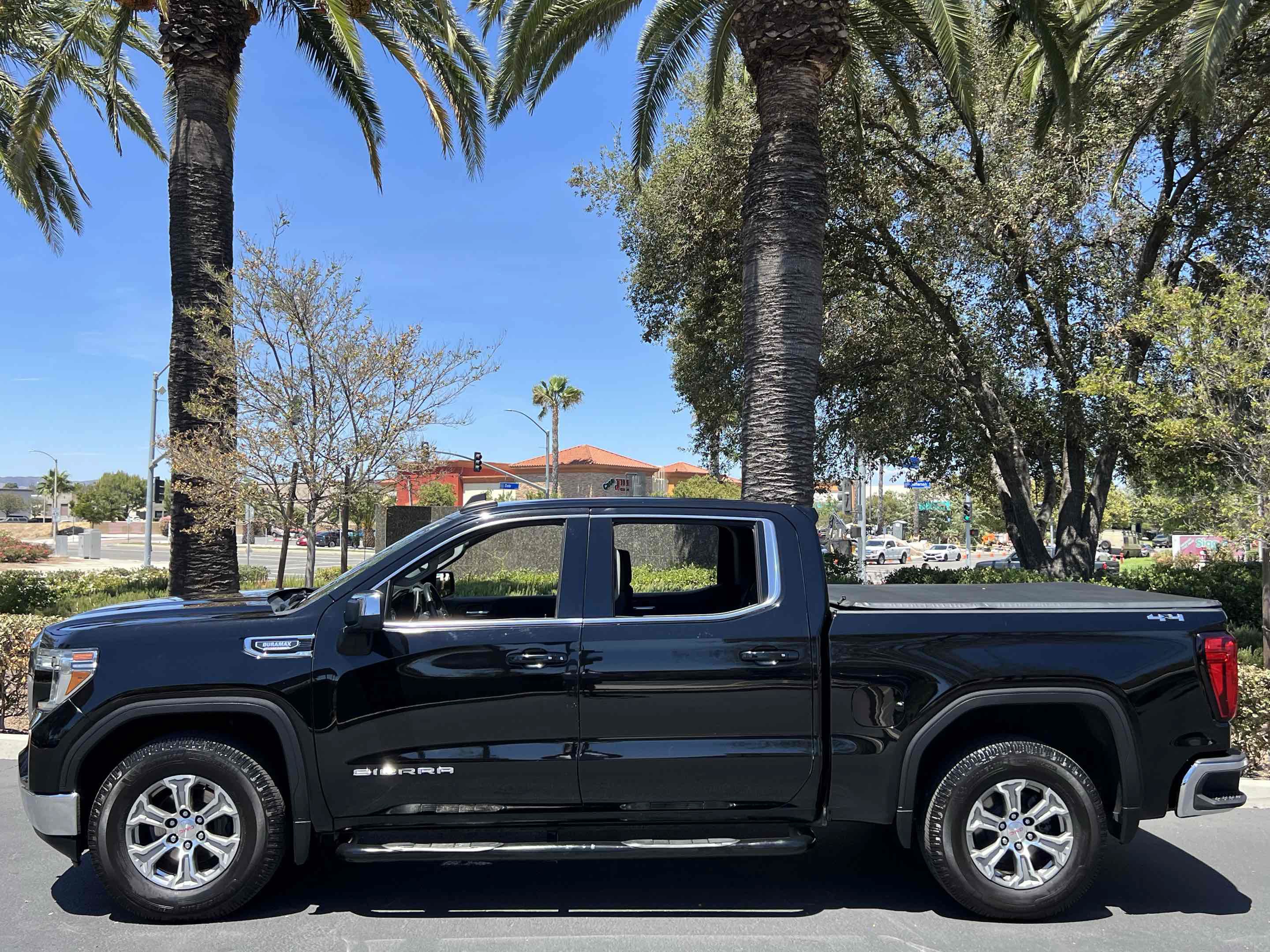 Used 2020 GMC Sierra 1500 SLE w/ SLE Value Package AWD/4WD image 16