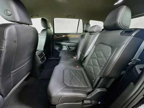 Used 2025 Volkswagen Atlas SE AWD/4WD image 27