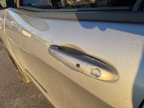 Used 2019 Jeep Cherokee Latitude Plus image 23