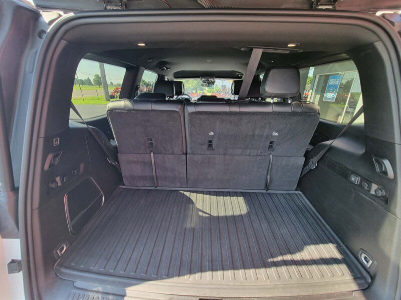 Used 2022 Jeep Wagoneer Series II AWD/4WD image 10