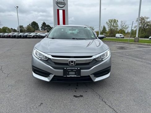 Used 2017 Honda Civic EX image 9