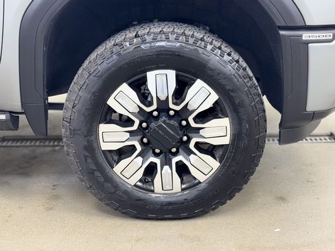 Used 2025 GMC Sierra 3500 Denali w/ Denali Reserve Package image 4