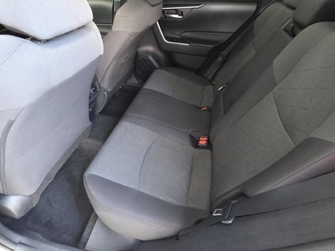 Used 2020 Toyota RAV4 XLE w/ Convenience Package FWD image 10