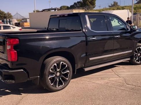 Certified 2025 Chevrolet Silverado 1500 High Country AWD/4WD image 8