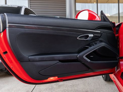 Used 2018 Porsche 911 Turbo image 25