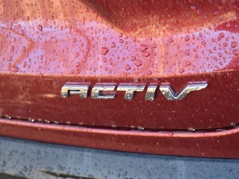 Used 2024 Chevrolet Trax ACTIV w/ Sunroof Package image 11