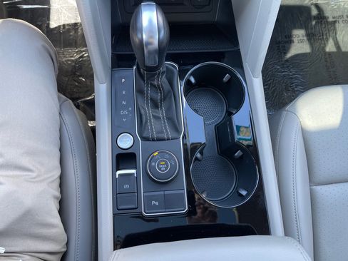 Used 2022 Volkswagen Atlas SEL R-Line image 33