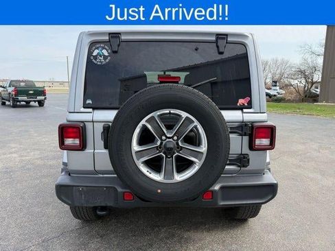 Used 2021 Jeep Wrangler Unlimited Sahara w/ Uconnect 4C Nav & Sound Group image 8
