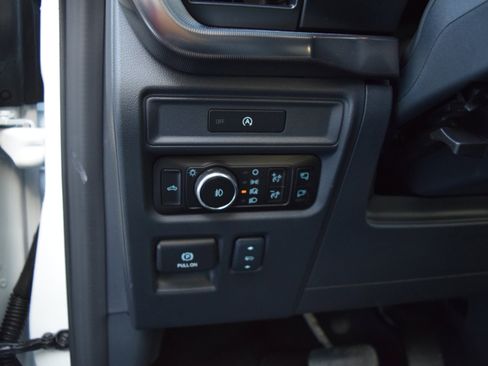 Used 2025 Ford F150 Lariat w/ Equipment Group 502A High image 14