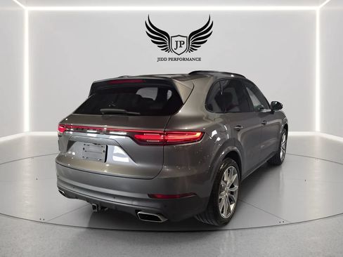 Used 2023 Porsche Cayenne AWD/4WD image 7