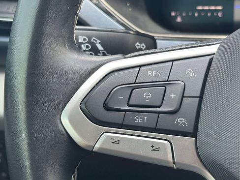 Certified 2022 Volkswagen Taos SE AWD/4WD image 22
