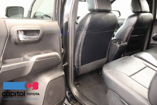 Used 2019 Toyota Tacoma TRD Off-Road w/ TRD Premium Off Road Package AWD/4WD image 32
