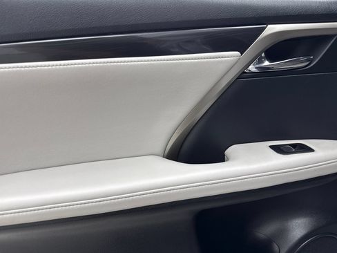 Used 2019 Lexus RX 350 FWD w/ Accessory Package image 40