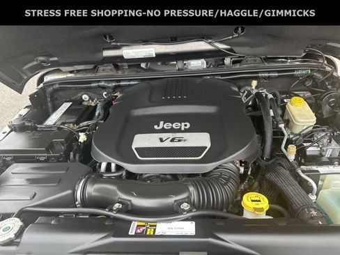 Used 2016 Jeep Wrangler Unlimited Sahara w/ Dual Top Group image 16