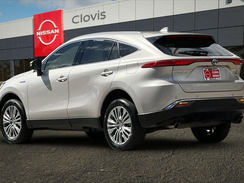 Used 2021 Toyota Venza XLE w/ Carpet Mat Package (TMS) AWD/4WD image 7