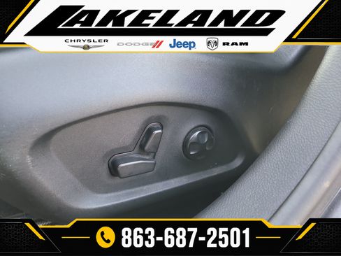 Used 2018 Jeep Compass Limited w/ Navigation Group AWD/4WD image 17