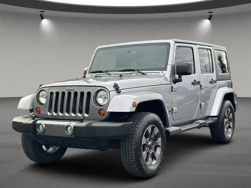 Used 2013 Jeep Wrangler Unlimited Sport AWD/4WD image 3