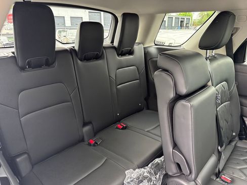 New 2026 Nissan Pathfinder Platinum FWD image 38