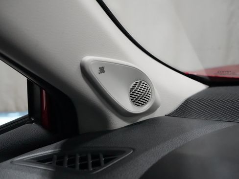 Used 2025 Toyota Corolla Cross XLE w/ Convenience Package AWD/4WD image 9