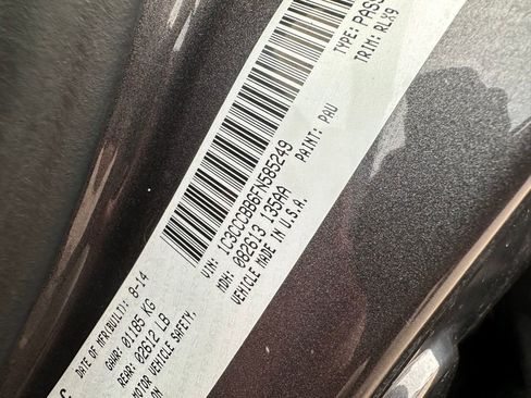 Used 2015 Chrysler 200 S FWD image 9