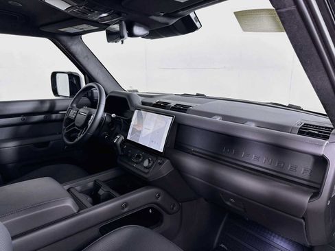 New 2026 Land Rover Defender 110 OCTA AWD/4WD image 31