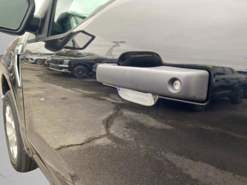 Used 2023 Ford F150 XLT image 12