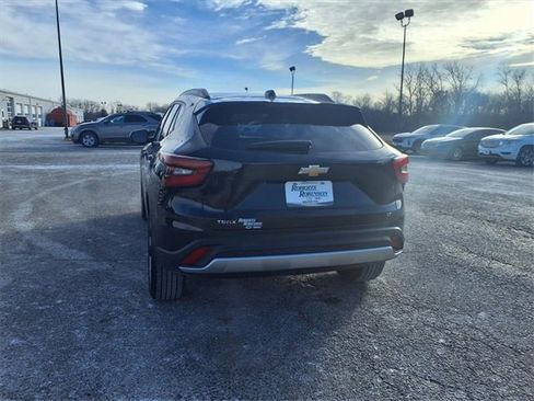 Used 2025 Chevrolet Trax LT w/ LT Convenience Package image 21