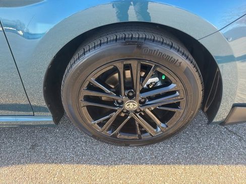 Used 2025 Toyota Camry SE image 13