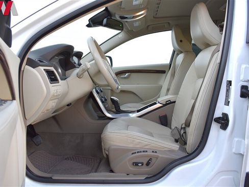Used 2013 Volvo XC70 T6 AWD/4WD image 9