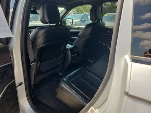 Used 2024 Jeep Grand Cherokee Limited 4xe AWD/4WD image 9