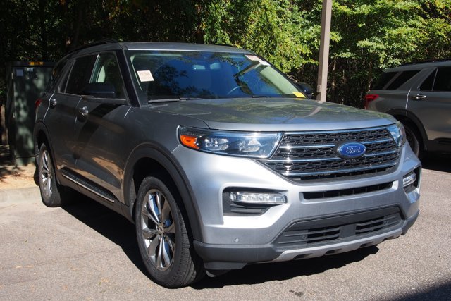 Certified 2024 Ford Explorer XLT w/ Equipment Group 202A AWD/4WD image 2