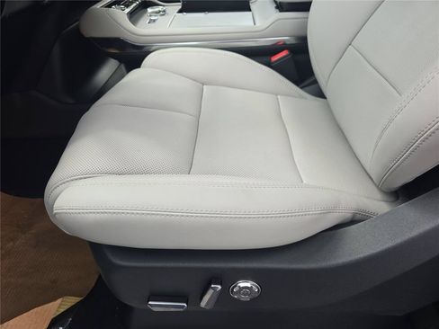 New 2026 Lincoln Navigator Premiere AWD/4WD image 18
