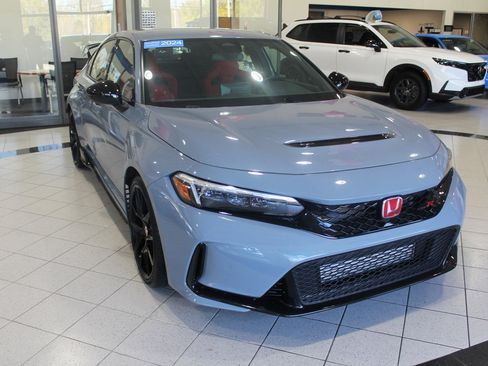 Certified 2024 Honda Civic Type R image 3
