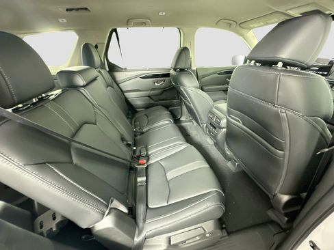 New 2025 Honda Pilot EX-L image 21