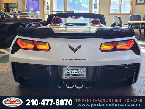 Used 2015 Chevrolet Corvette Z06 w/ 3LZ Preferred Equipment Group image 3