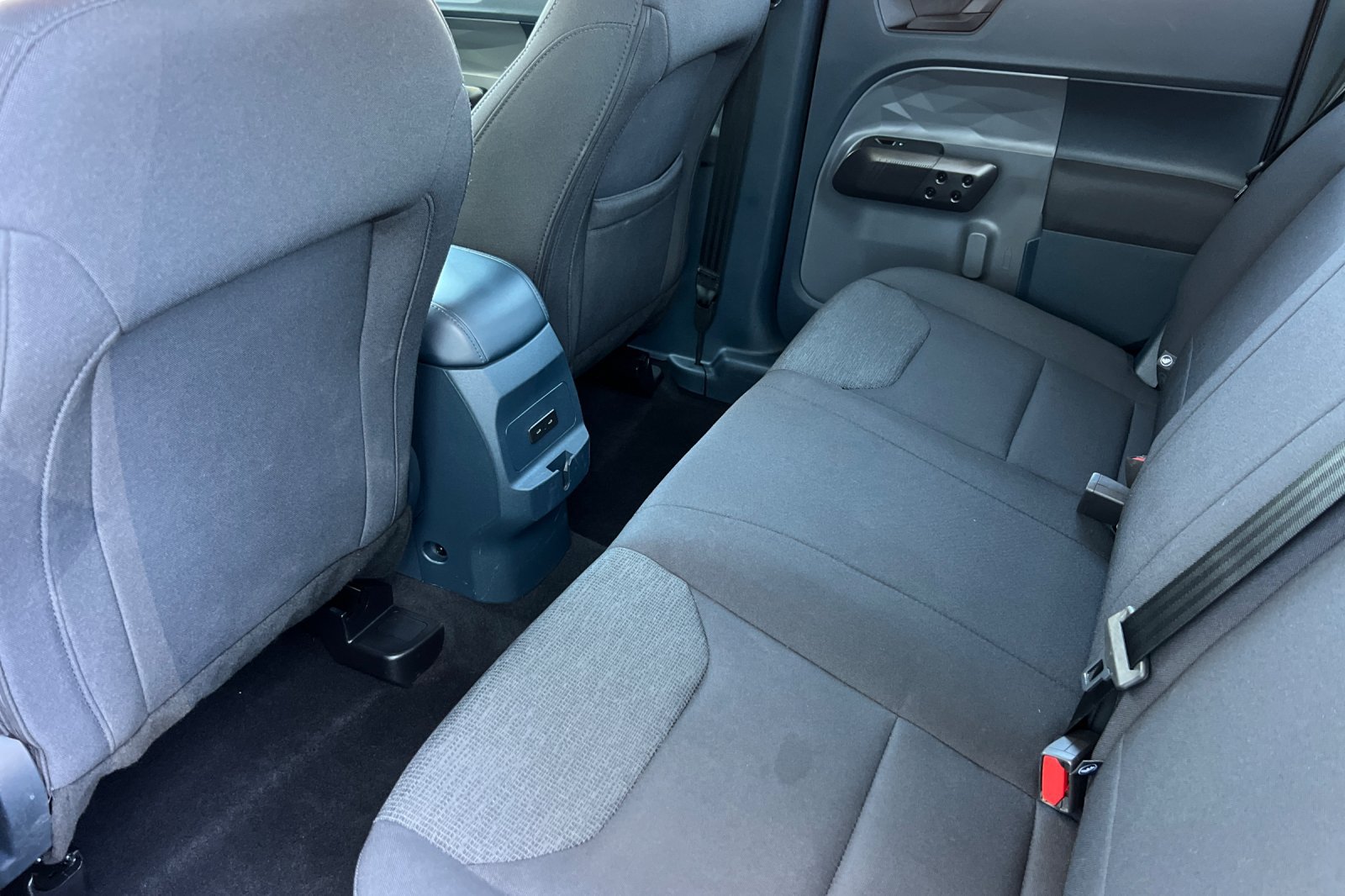 Certified 2025 Ford Maverick XL FWD image 4
