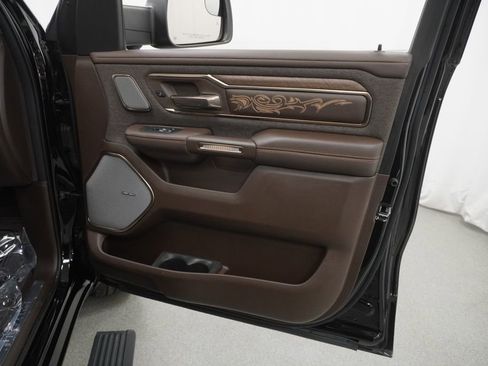 Used 2025 RAM 1500 Limited AWD/4WD image 50