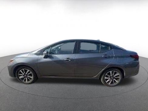 Used 2025 Nissan Versa SV image 4
