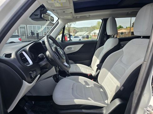 Used 2018 Jeep Renegade Latitude w/ Trailer Tow Group AWD/4WD image 21