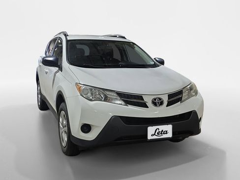 Used 2015 Toyota RAV4 LE AWD/4WD image 2