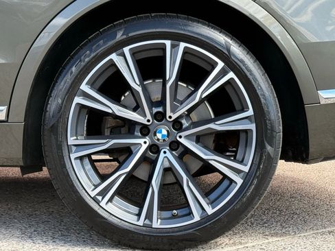Used 2021 BMW X7 xDrive40i w/ Executive Package image 31