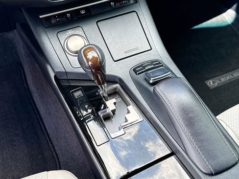 Used 2015 Lexus ES 350 w/ Luxury Package FWD image 17