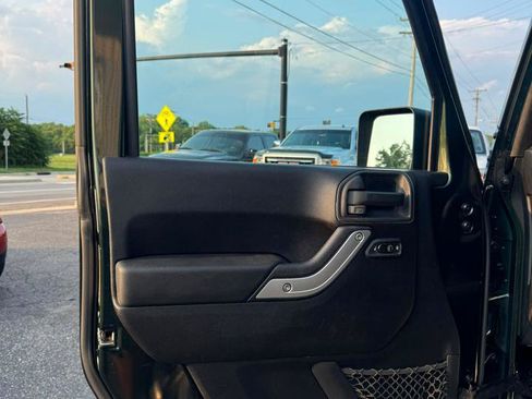 Used 2012 Jeep Wrangler Sahara w/ Connectivity Group AWD/4WD image 13
