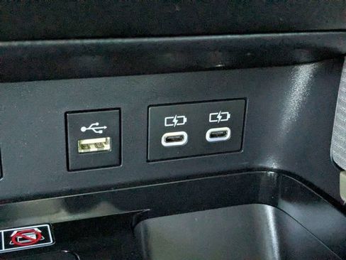 Used 2025 Toyota Camry SE FWD image 21