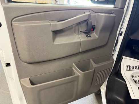 Used 2024 Chevrolet Express 3500 LT w/ LT Preferred Equipment Group RWD image 8
